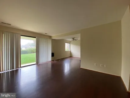 $130,000 | 18906 Mills Choice Road, Unit 18906, Montgomery Village, MD 20886