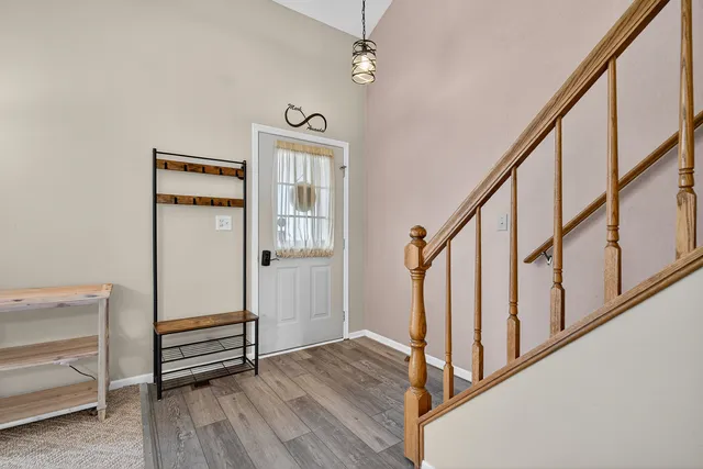 $325,000 | 208 Bingham Circle, Mundelein, IL 60060