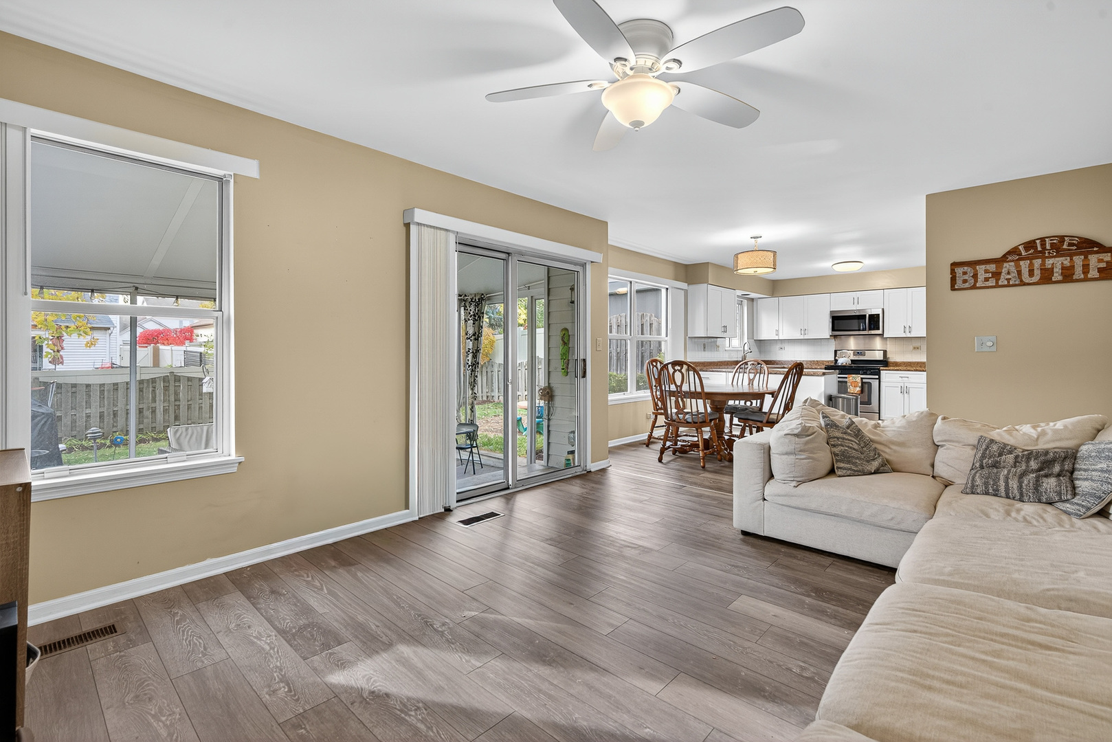 208 Bingham Circle Mundelein, IL 60060 - Photo 3 of 23 a living room with furniture and a large window