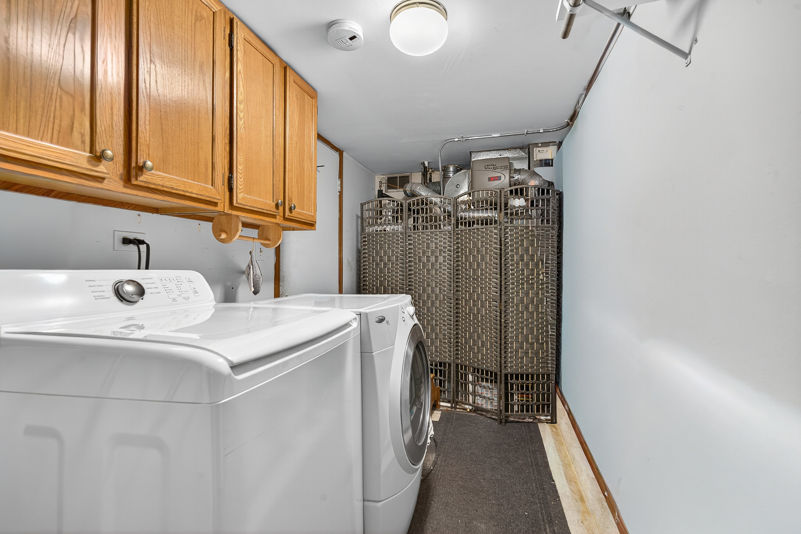 208 Bingham Circle Mundelein, IL 60060 - Photo 10 of 23 a utility room with dryer and washer