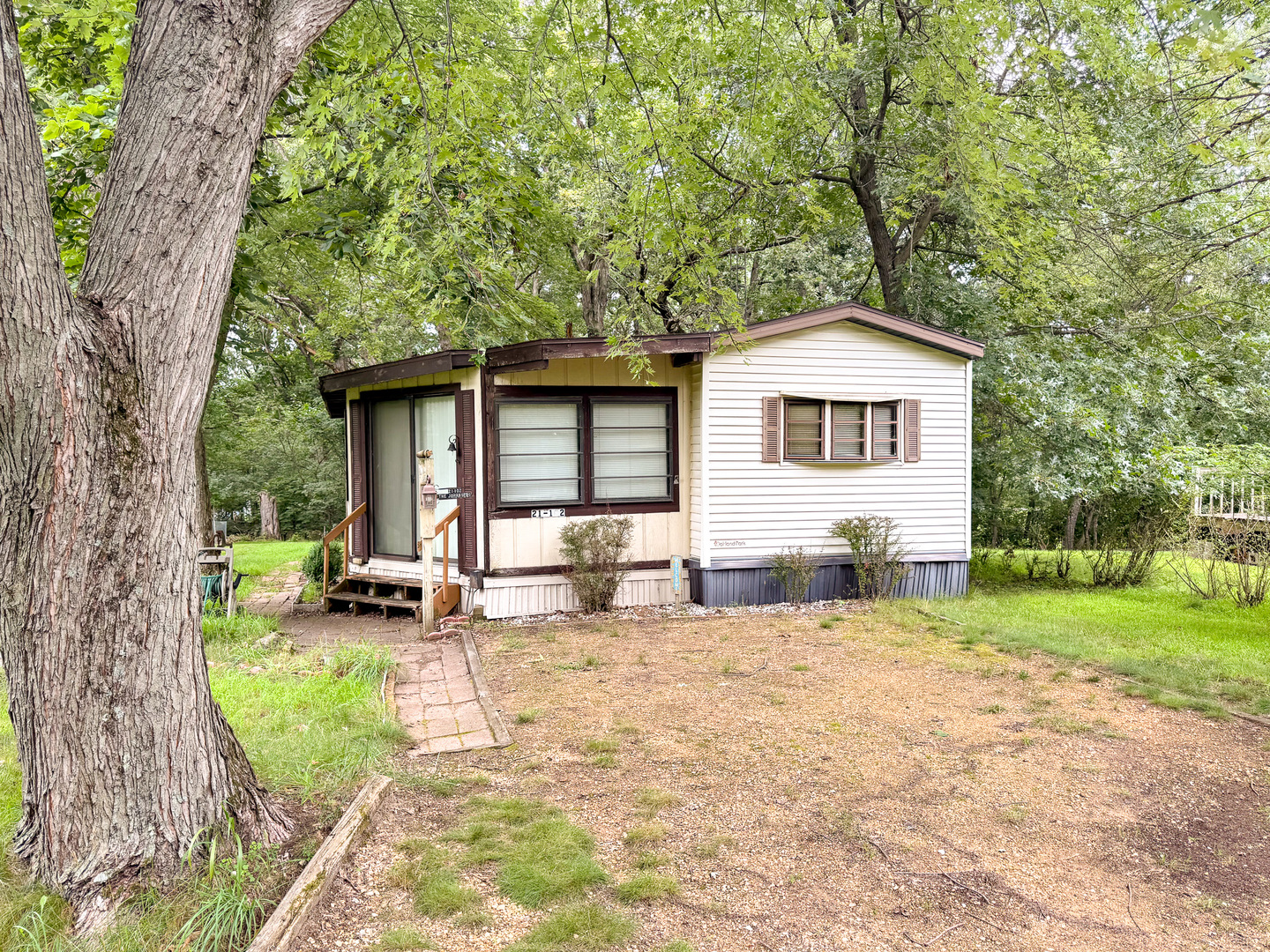 21-102 Woodhaven Sublette, IL 61367 - Photo 2 of 19