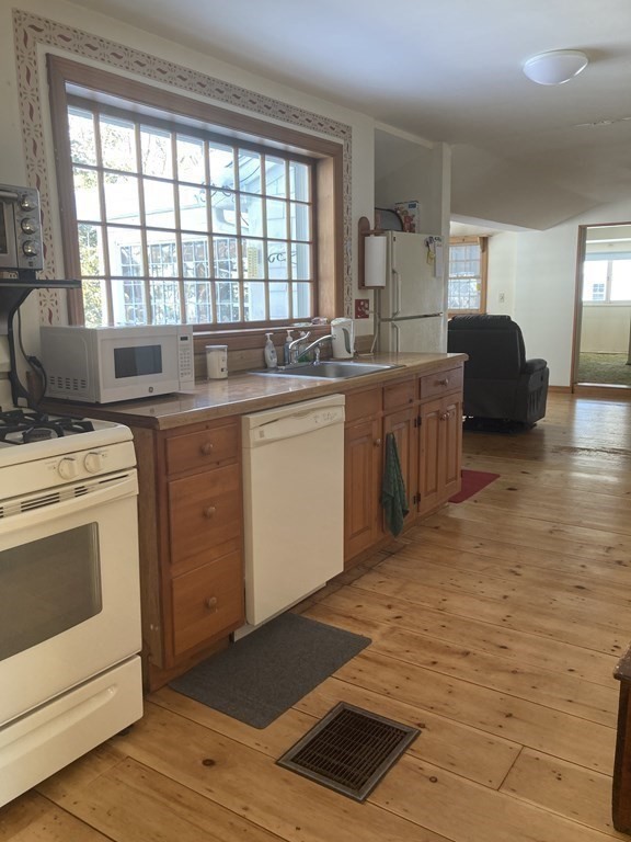 208 Spring Street Hanover, MA 02339 - Photo 27 of 29 Gallery Image 27