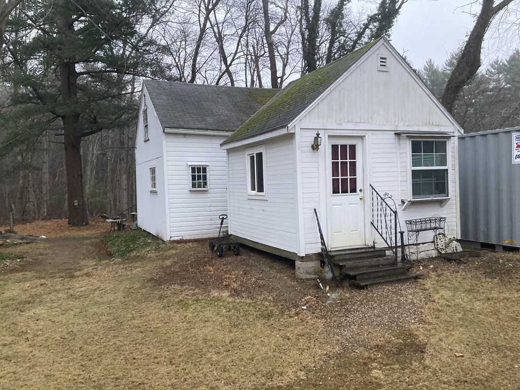 208 Spring Street Hanover, MA 02339 - Photo 8 of 29 Gallery Image 8
