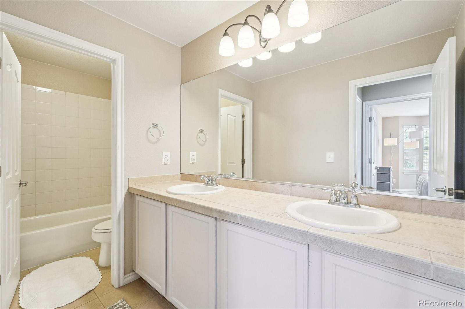10916 Towerbridge Road Highlands Ranch, CO 80130 - Photo 27 of 46