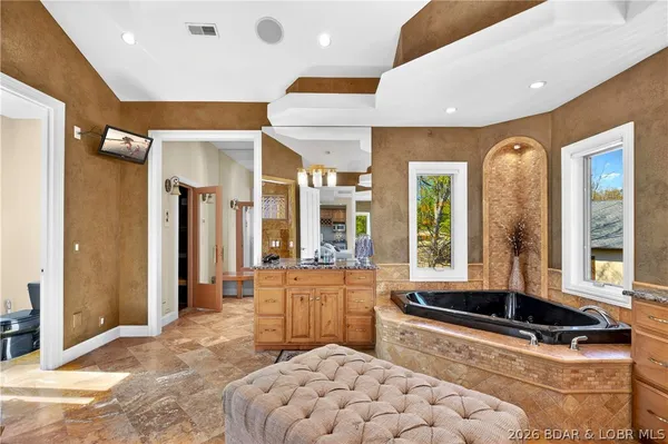 $4,500,000 | 236 Woodhaven Lane, Sunrise Beach, MO 65079