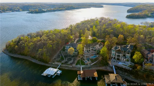 $4,500,000 | 236 Woodhaven Lane, Sunrise Beach, MO 65079