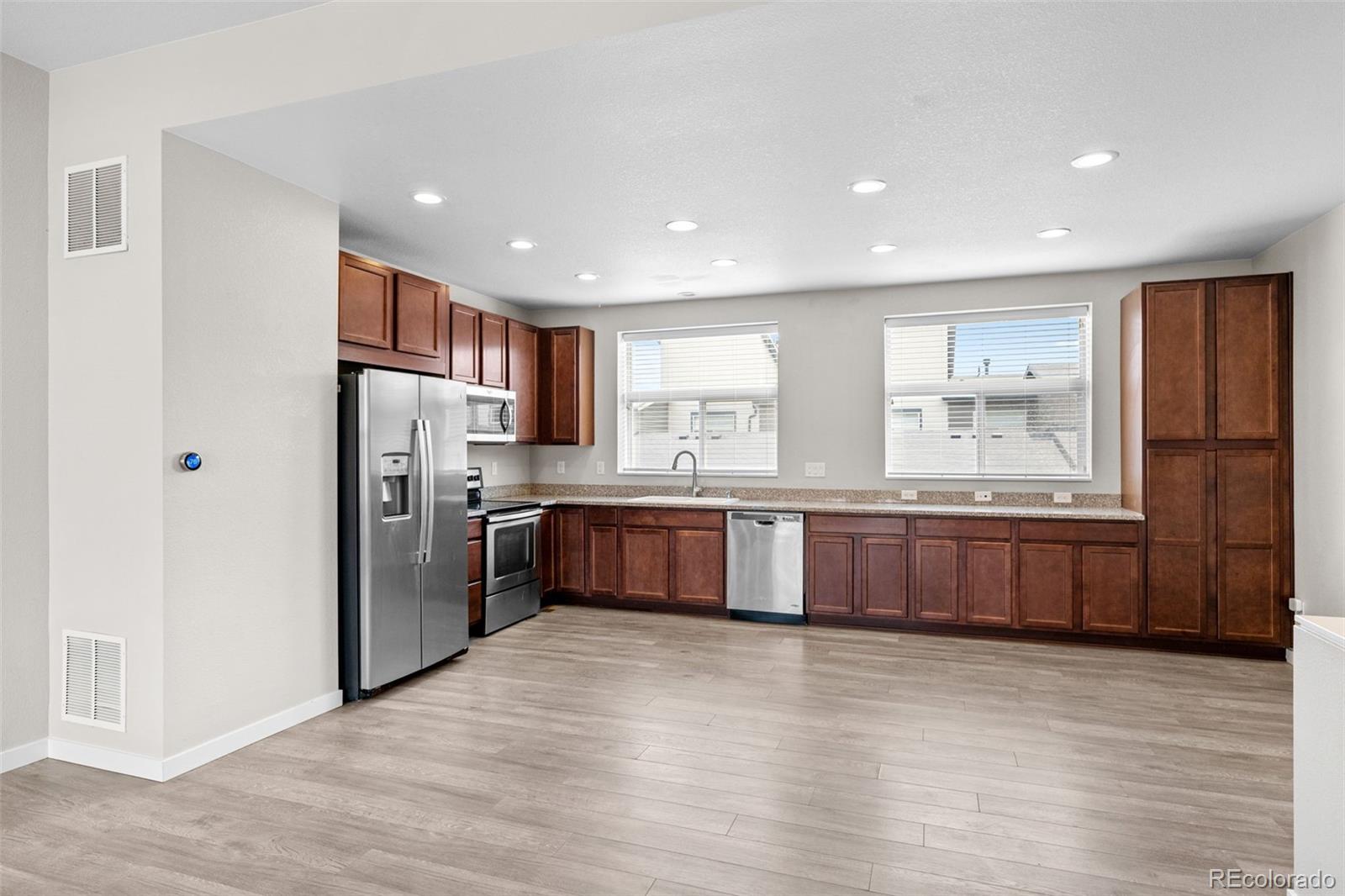 10137 Belvedere Loop Lone Tree, CO 80124 - Photo 5 of 37