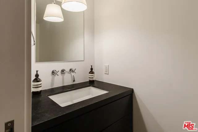 $2,600,000 | 1132 5th Avenue, Venice, CA 90291