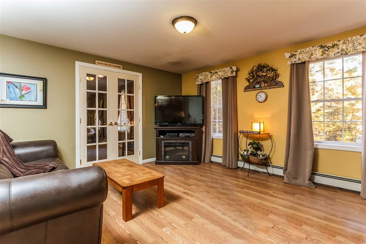 4 Blake Road Raymond, NH 03077 - Photo 6 of 40