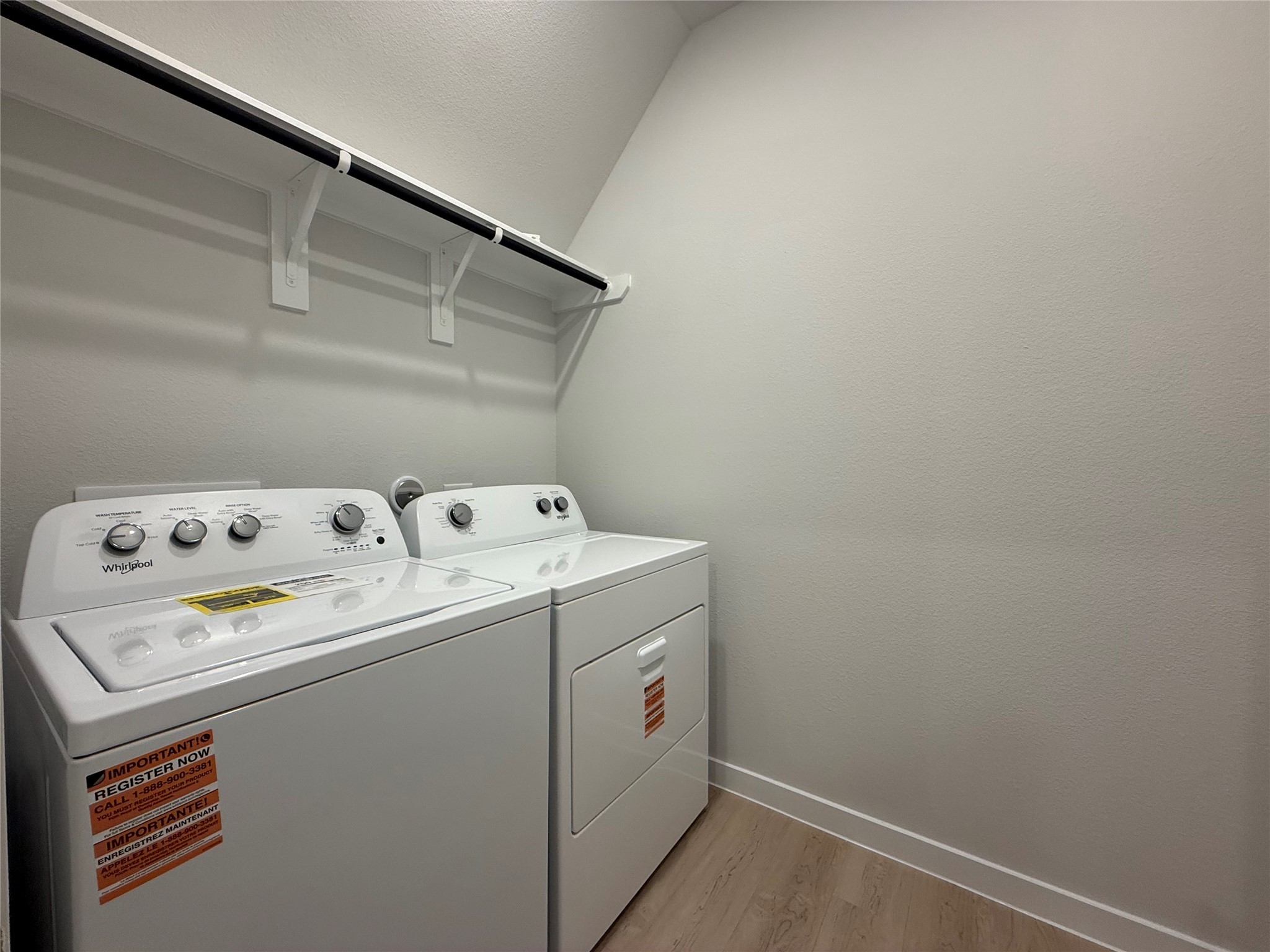 3914 Flora Fld Drive Brookshire, TX 77423 - Photo 9 of 32 a utility room with dryer and washer
