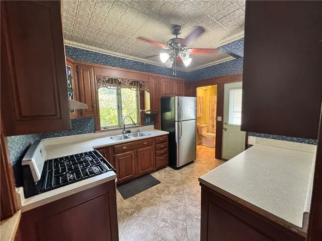 $2,000 | 352 East 2nd Street, Corning, NY 14830