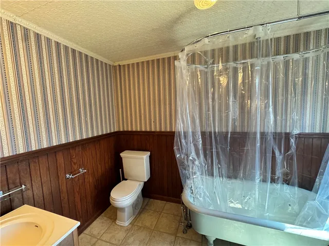 $2,000 | 352 East 2nd Street, Corning, NY 14830