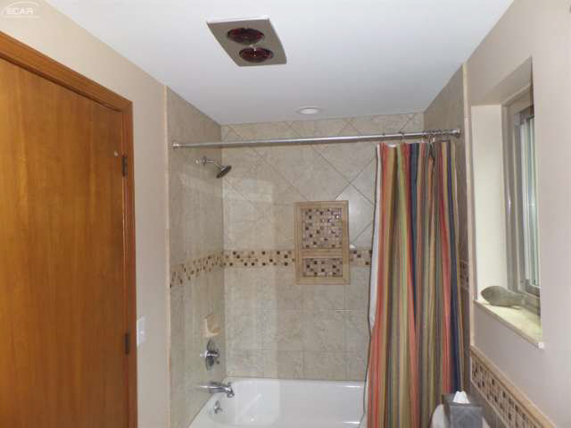 12030 Caldwaller Road Fenton, MI 48430 - Photo 44 of 52 21137160-43.JPG