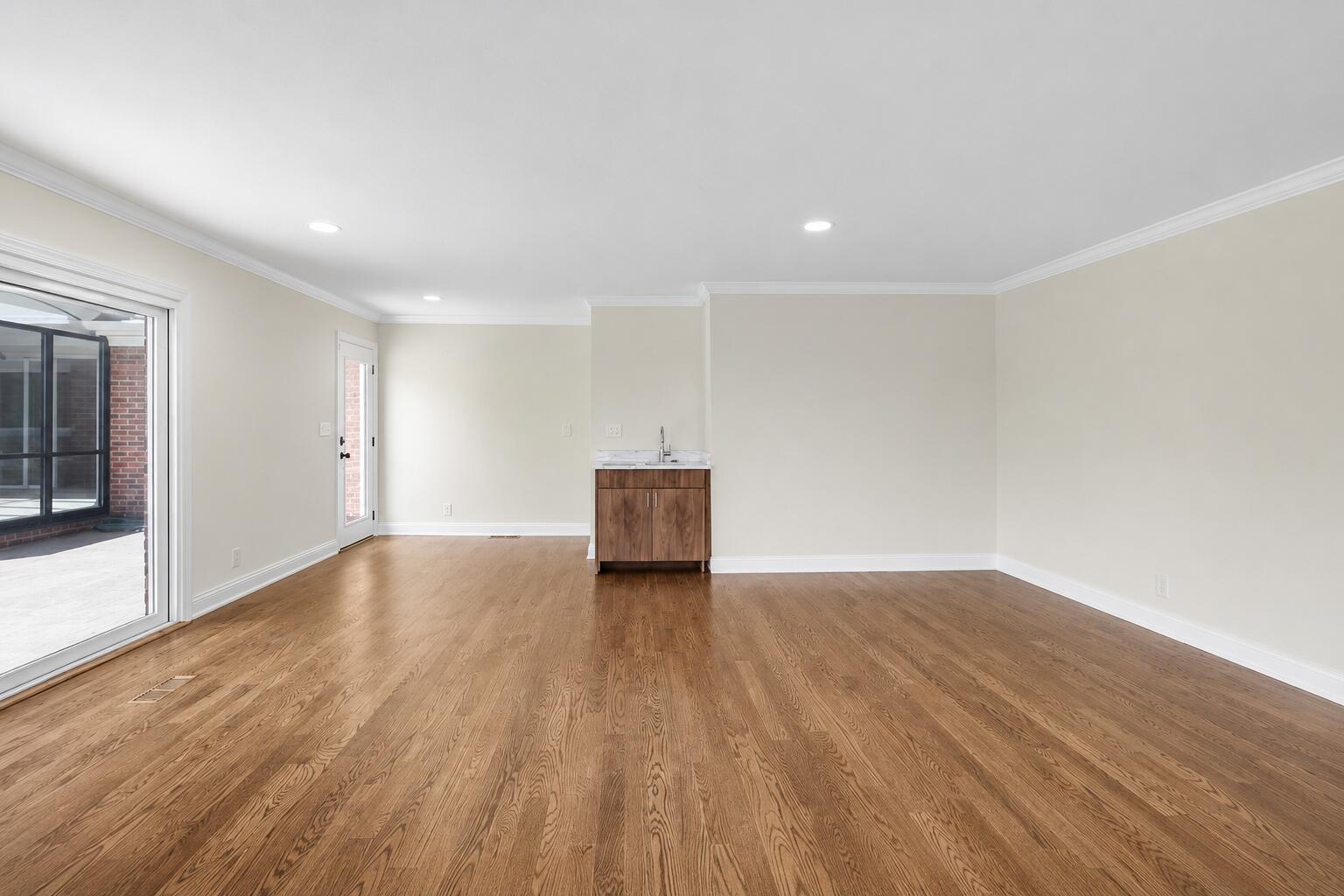 312 North Crest Road Chattanooga, TN 37404 - Photo 57 of 81 Entertainment Room 2