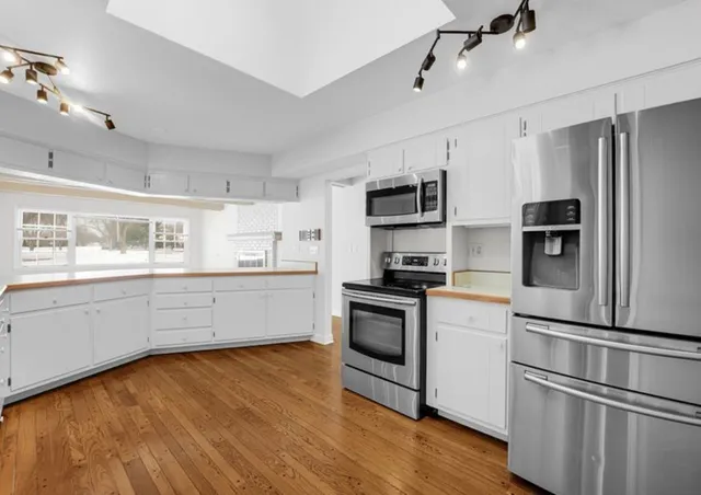 $765,000 | 1117 Summit Hills Lane, Naperville, IL 60563