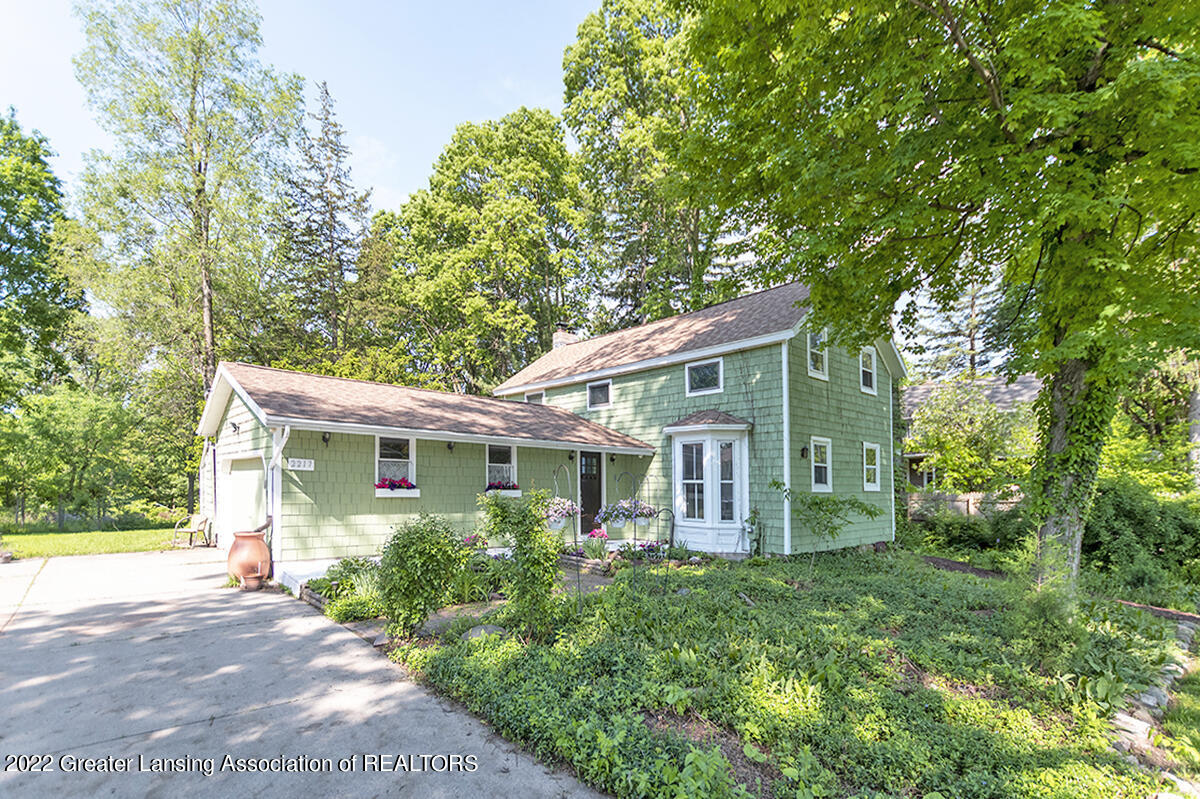 2217 Hamilton Road Okemos, MI 48864 - Photo 2 of 30 02