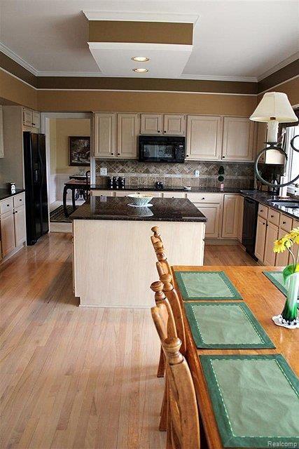 5698 Murfield Drive Rochester, MI 48306 - Photo 7 of 24 Kitchen/Nook