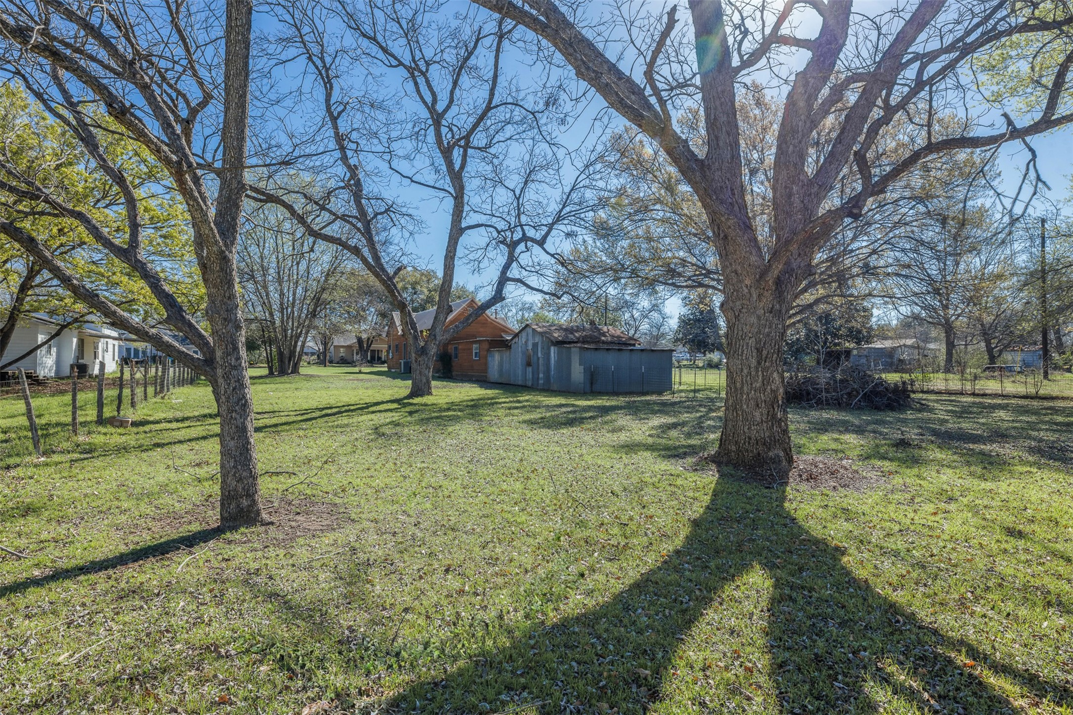 809 Main Street Lexington, TX 78947 - Photo 6 of 24