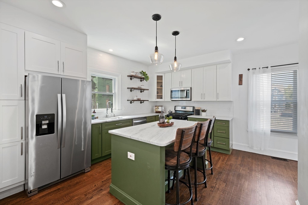 8 Chestnut Street Lynn, MA 01902 - Photo 3 of 39