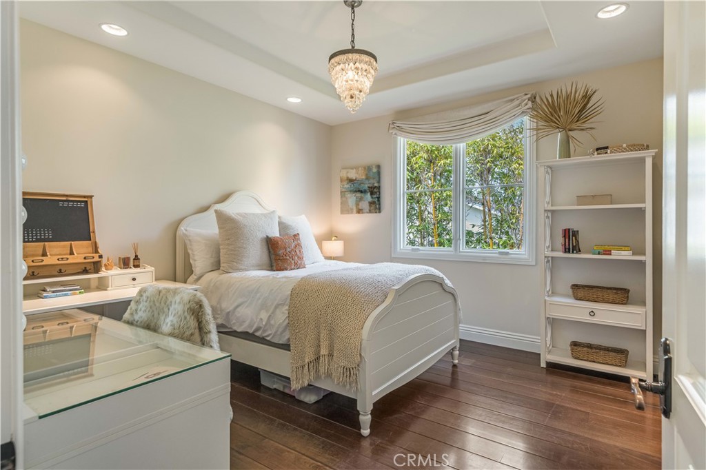 1716 Addison Road Palos Verdes Estates, CA 90274 - Photo 30 of 55 a bed room with a bed and a window