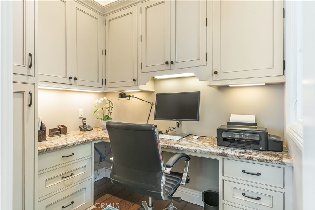 1716 Addison Road Palos Verdes Estates, CA 90274 - Photo 31 of 55 a kitchen with a appliances and cabinets