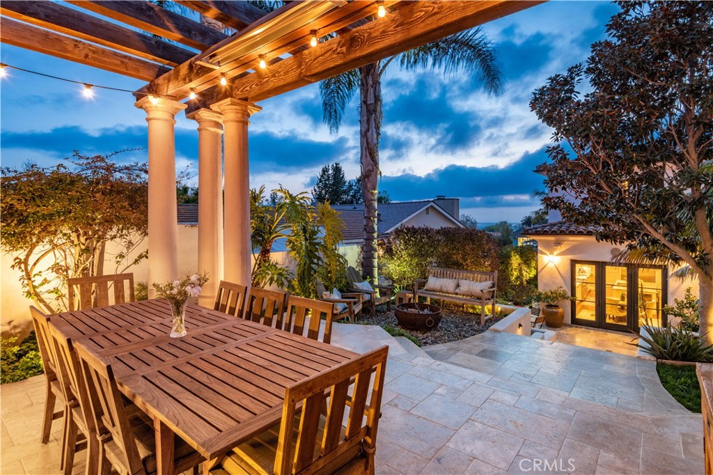 1716 Addison Road Palos Verdes Estates, CA 90274 - Photo 41 of 55 a outdoor space with lots of palm trees