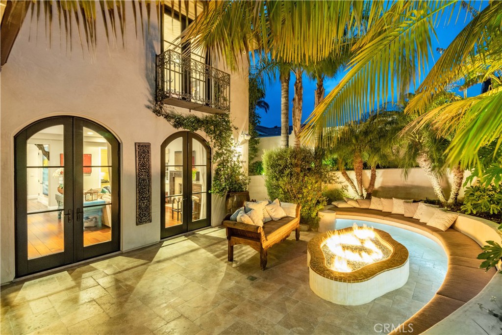 1716 Addison Road Palos Verdes Estates, CA 90274 - Photo 45 of 55 a view of a swimming pool with a lounge chairs