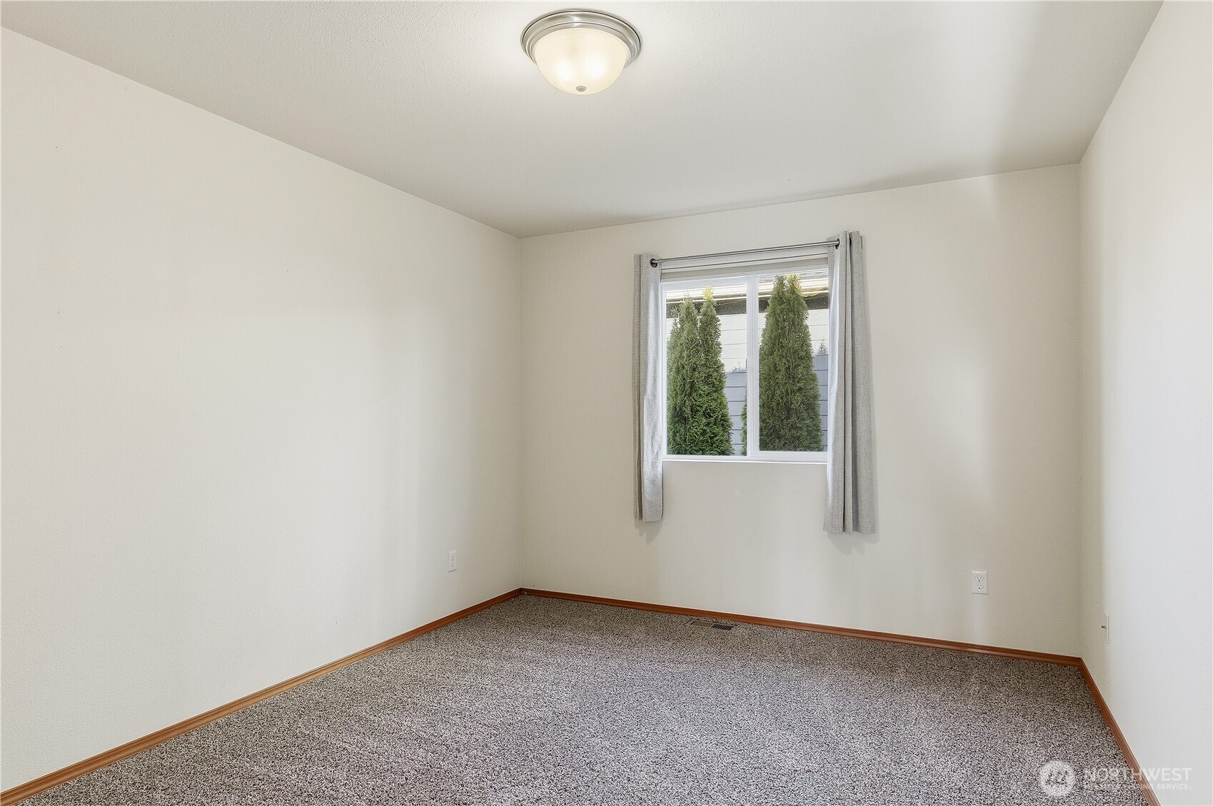 3043 Scotland Alley Mount Vernon, WA 98273 - Photo 22 of 32 an empty room with a window