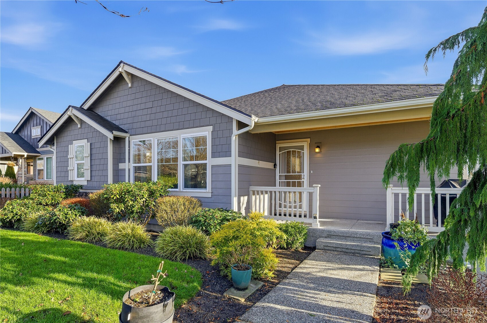 3043 Scotland Alley Mount Vernon, WA 98273 - Photo 5 of 32 a front view of a house with a yard