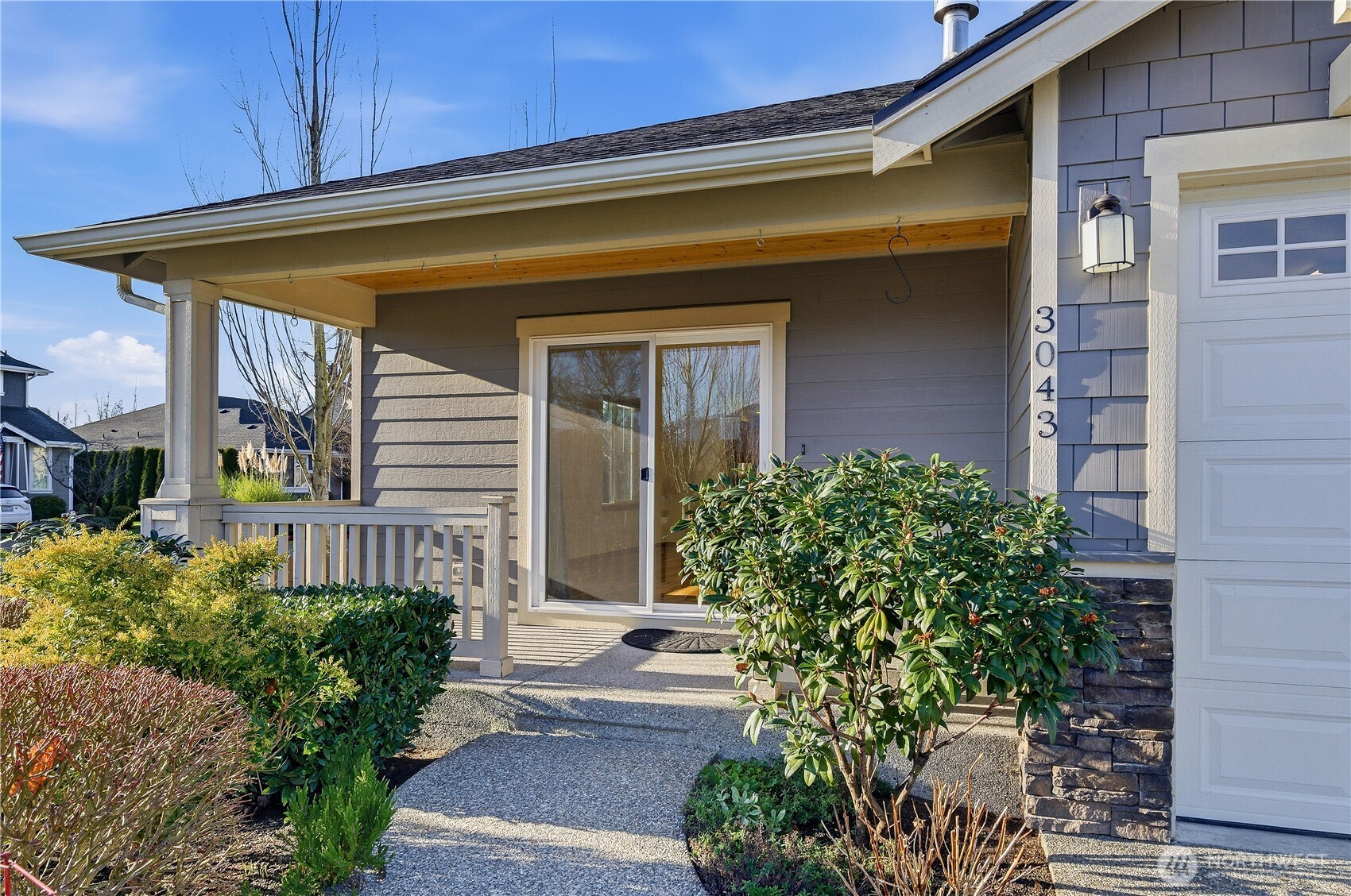 3043 Scotland Alley Mount Vernon, WA 98273 - Photo 6 of 32 a front view of a house with a yard
