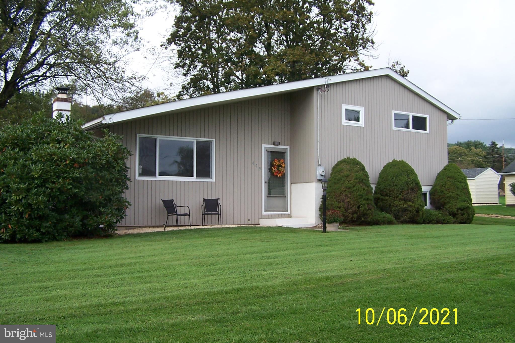 409 Golf Road Tamaqua, PA 18252 - Photo 1 of 27 Front exterior view