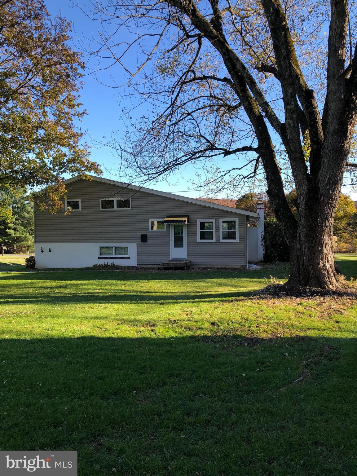 409 Golf Road Tamaqua, PA 18252 - Photo 3 of 27 Rear View