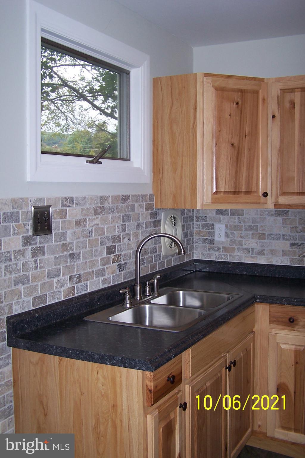 409 Golf Road Tamaqua, PA 18252 - Photo 8 of 27 Kitchen view 2