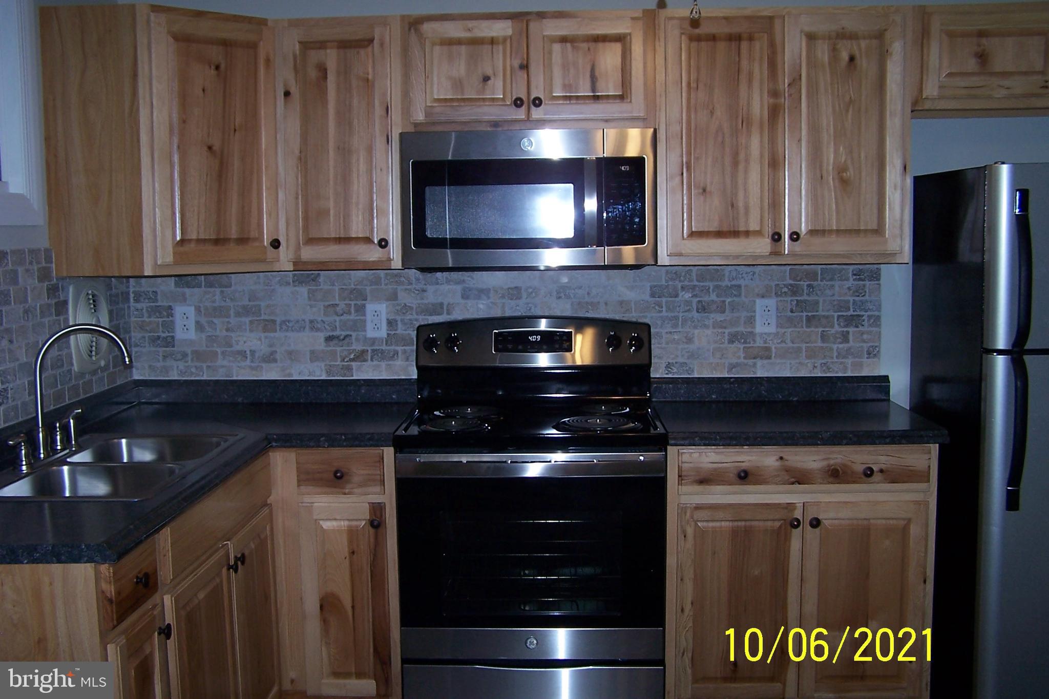 409 Golf Road Tamaqua, PA 18252 - Photo 9 of 27 Kitchen view 3
