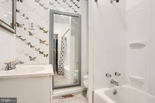 $360,000 | 2019 Northeast Avenue, Halethorpe, MD 21227