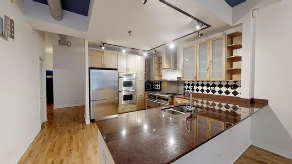 $3,600 | 841 West Monroe Street, Unit 2B, Chicago, IL 60607