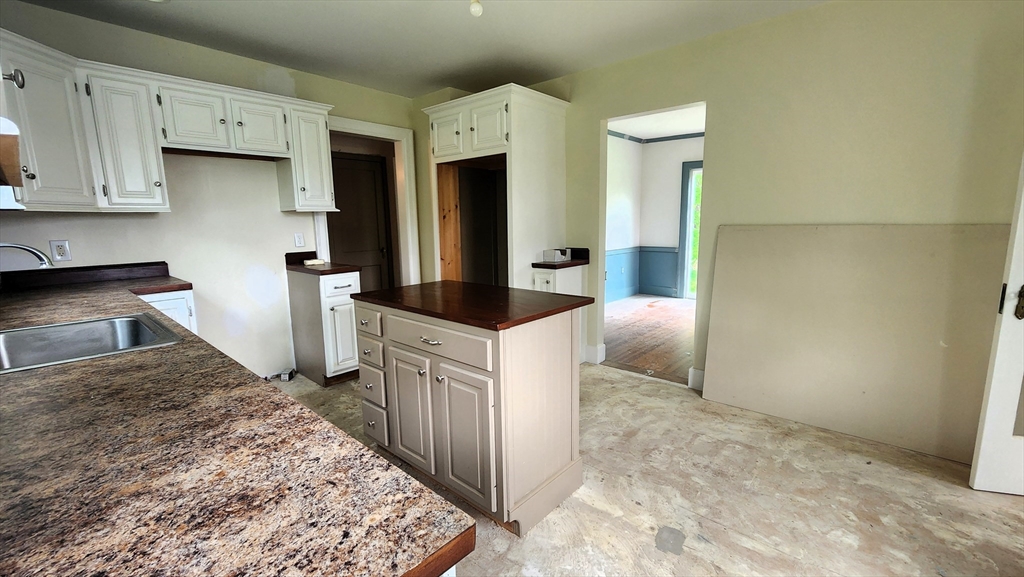 72 Sylvan Road Uxbridge, MA 01569 - Photo 8 of 27 Gallery Image 8
