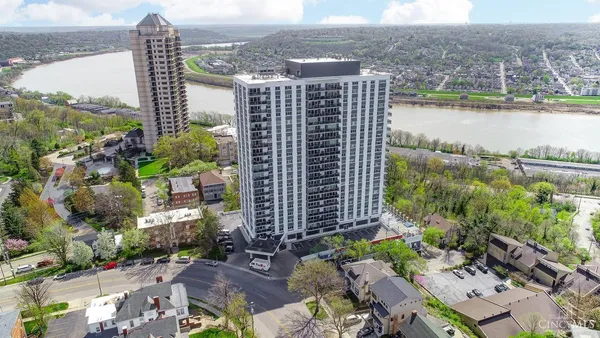 $425,000 | 2200 Victory Parkway, Unit 1407, Cincinnati, OH 45206