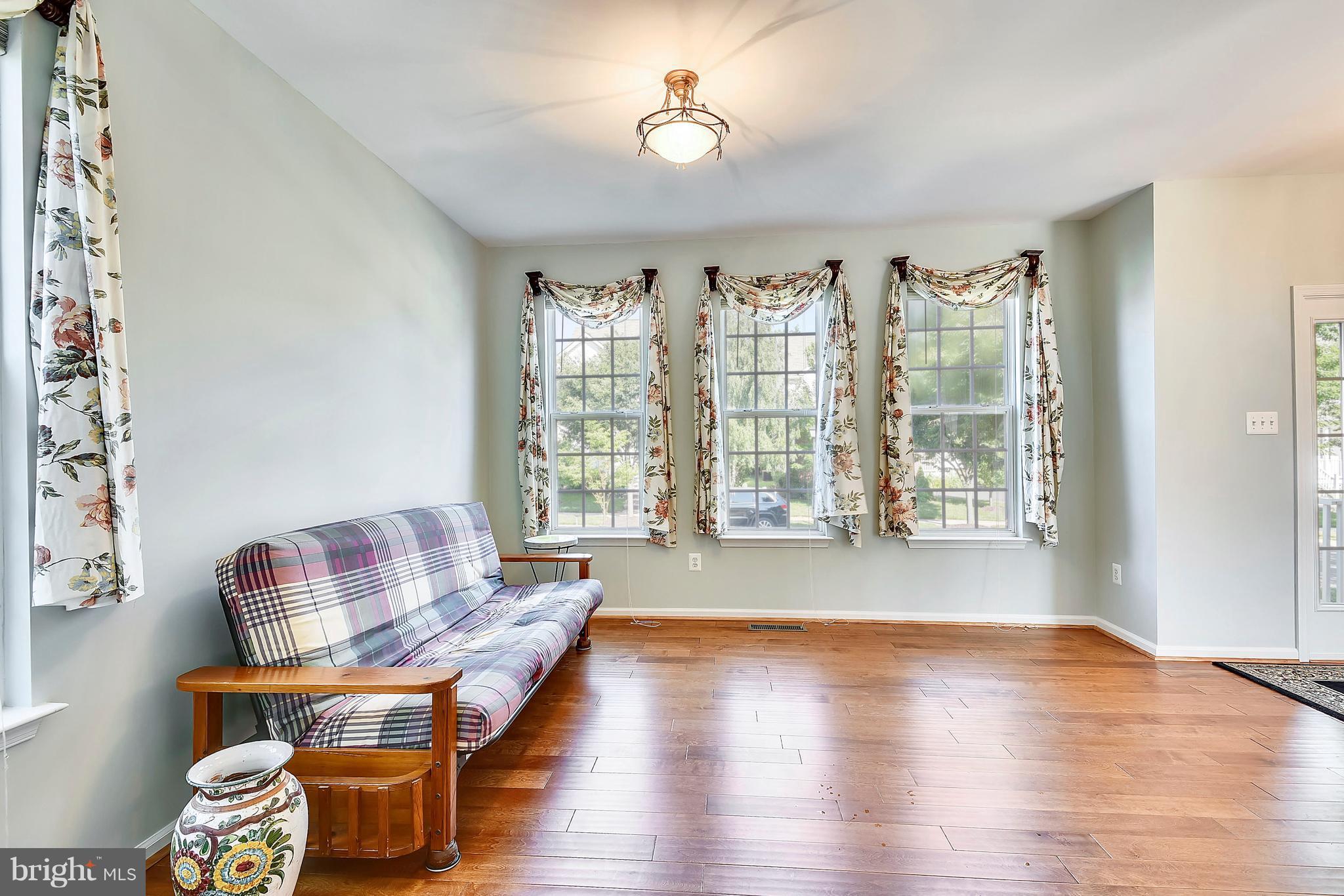 18105 Coachmans Road Germantown, MD 20874 - Photo 12 of 30 Living Room