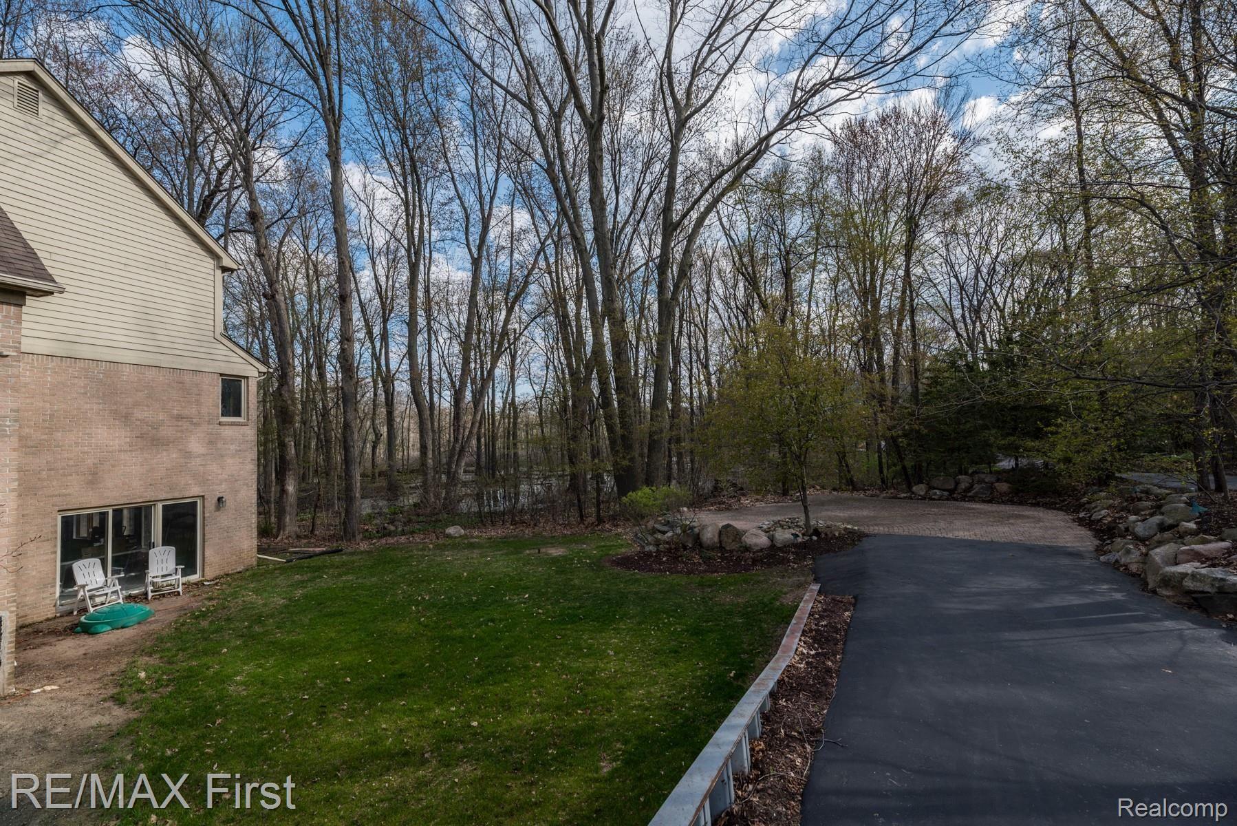 60702 Pennington Way Rochester, MI 48306 - Photo 8 of 66 Pennington Way - 8 of 66.jpeg