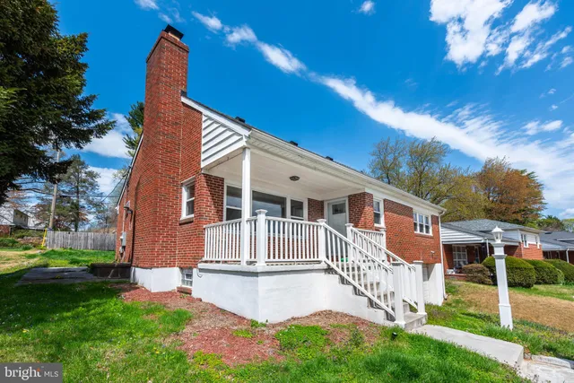 front view of house with a yard