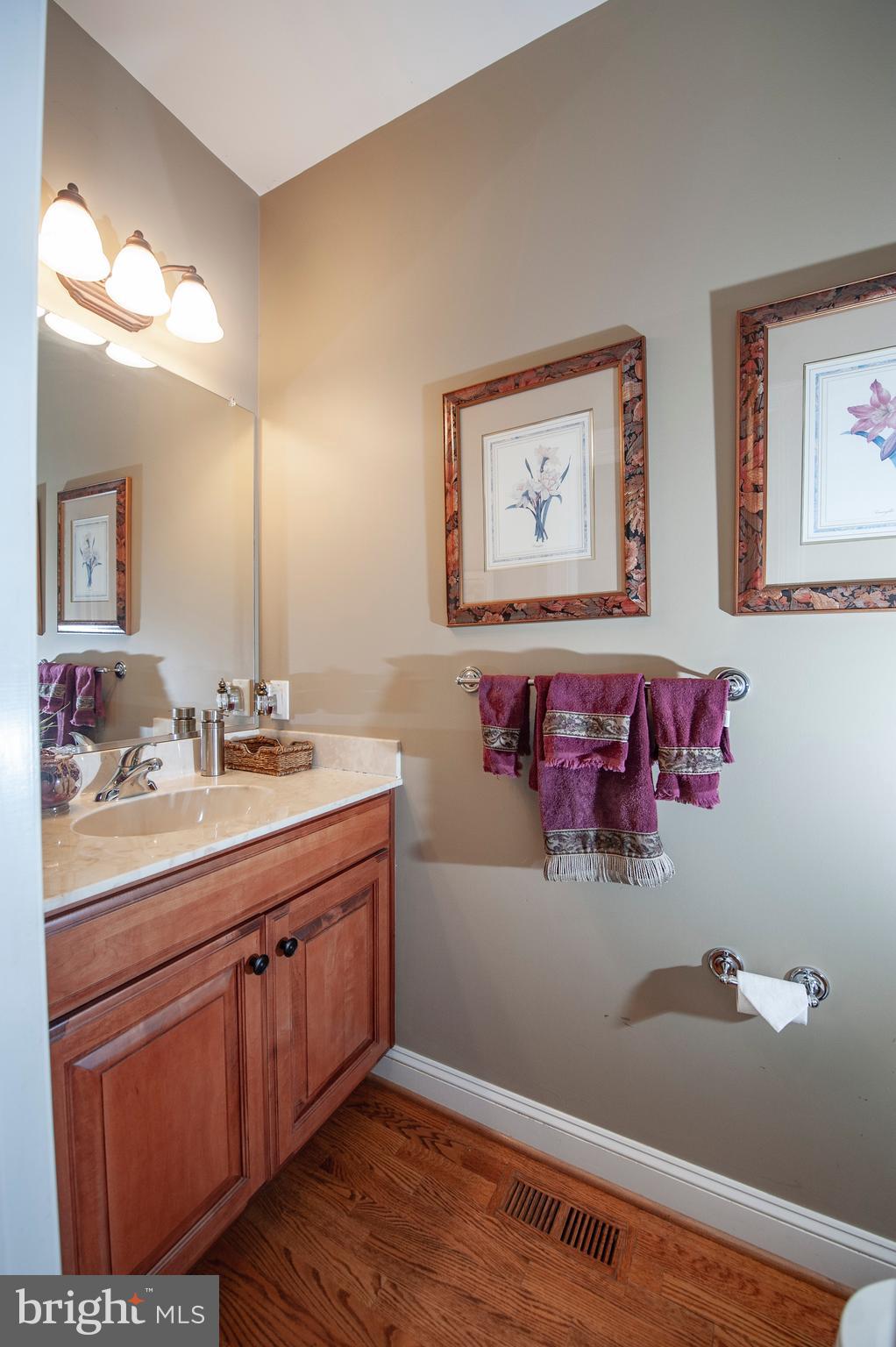 1054 Whitegate Road Wayne, PA 19087 - Photo 13 of 38