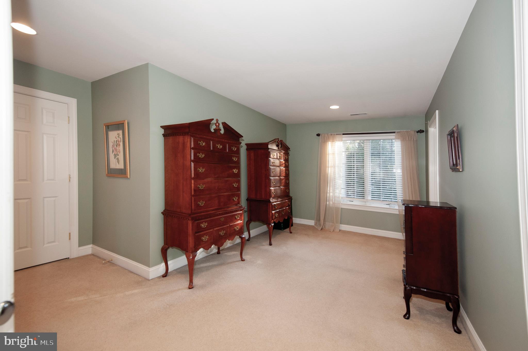 1054 Whitegate Road Wayne, PA 19087 - Photo 23 of 38