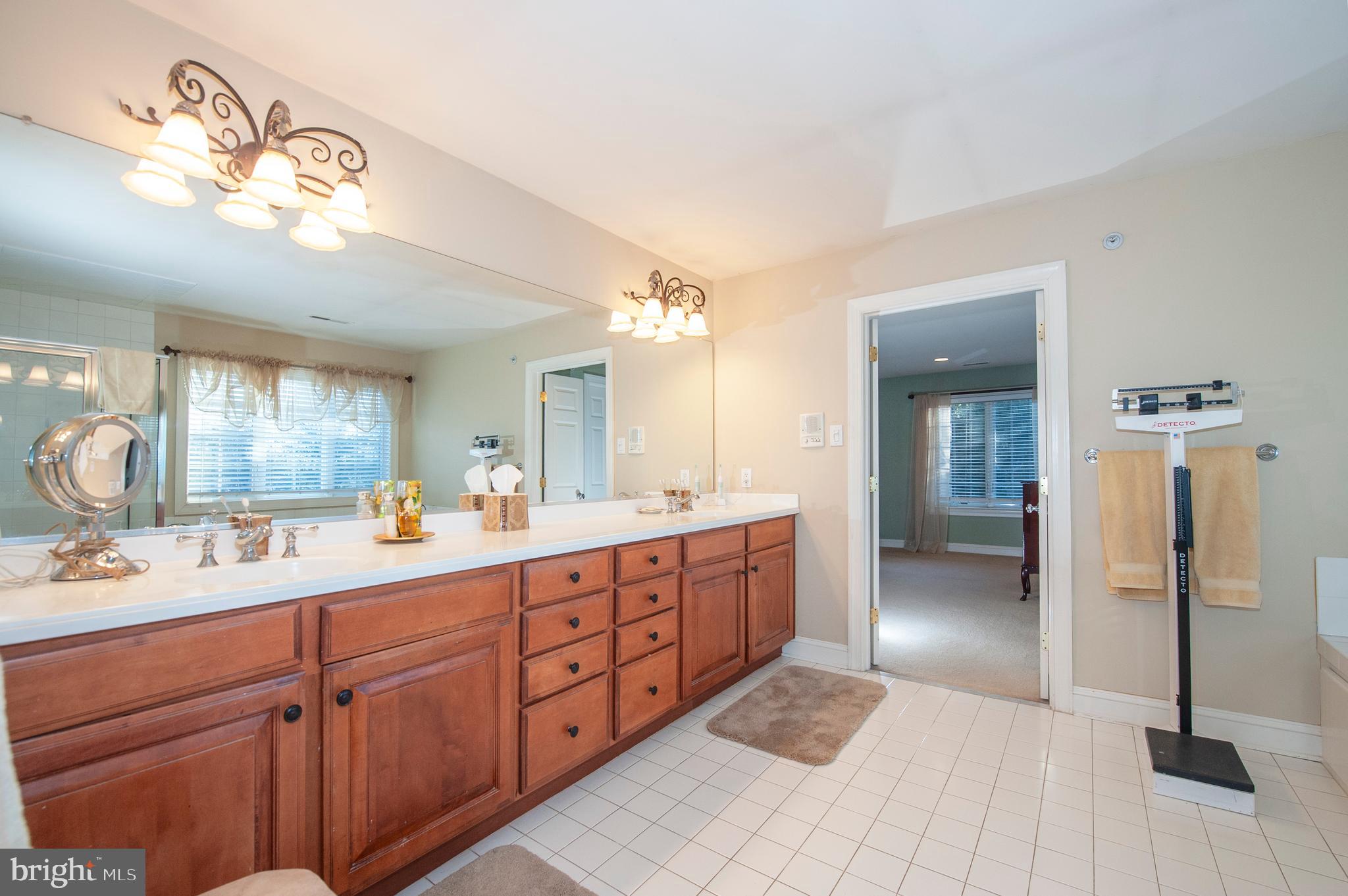 1054 Whitegate Road Wayne, PA 19087 - Photo 25 of 38