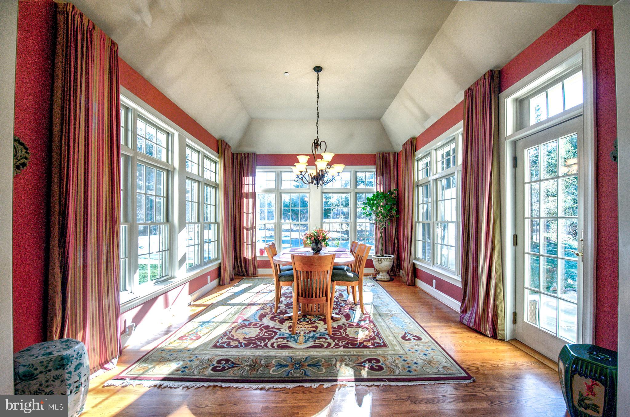 1054 Whitegate Road Wayne, PA 19087 - Photo 7 of 38