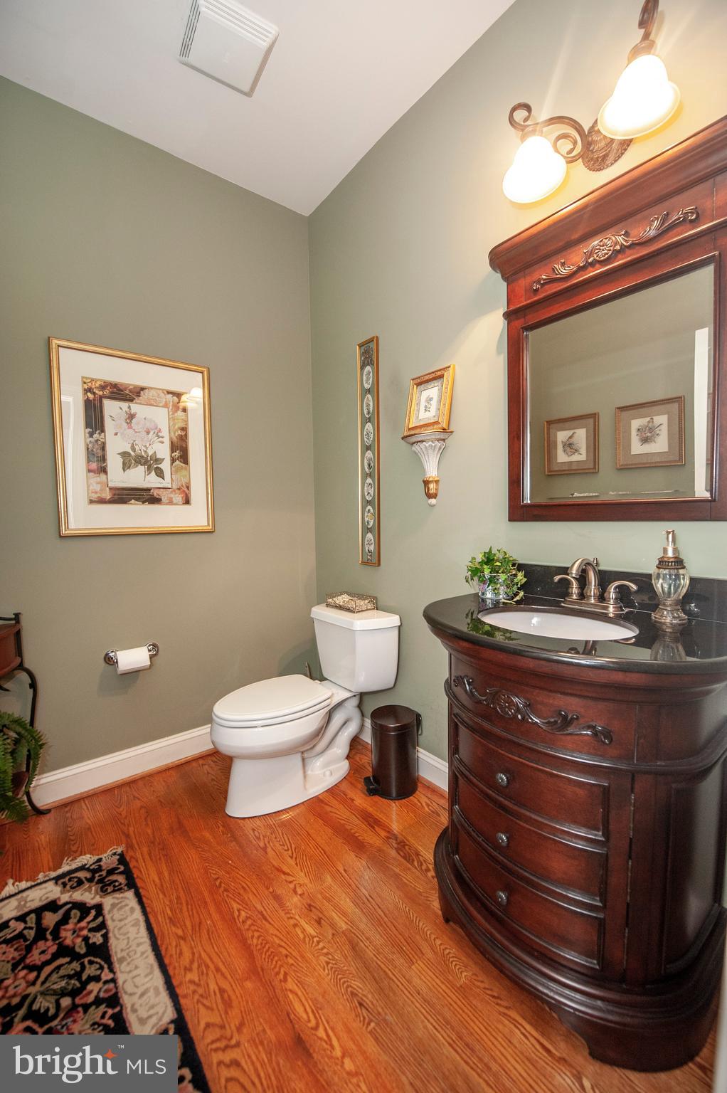 1054 Whitegate Road Wayne, PA 19087 - Photo 8 of 38