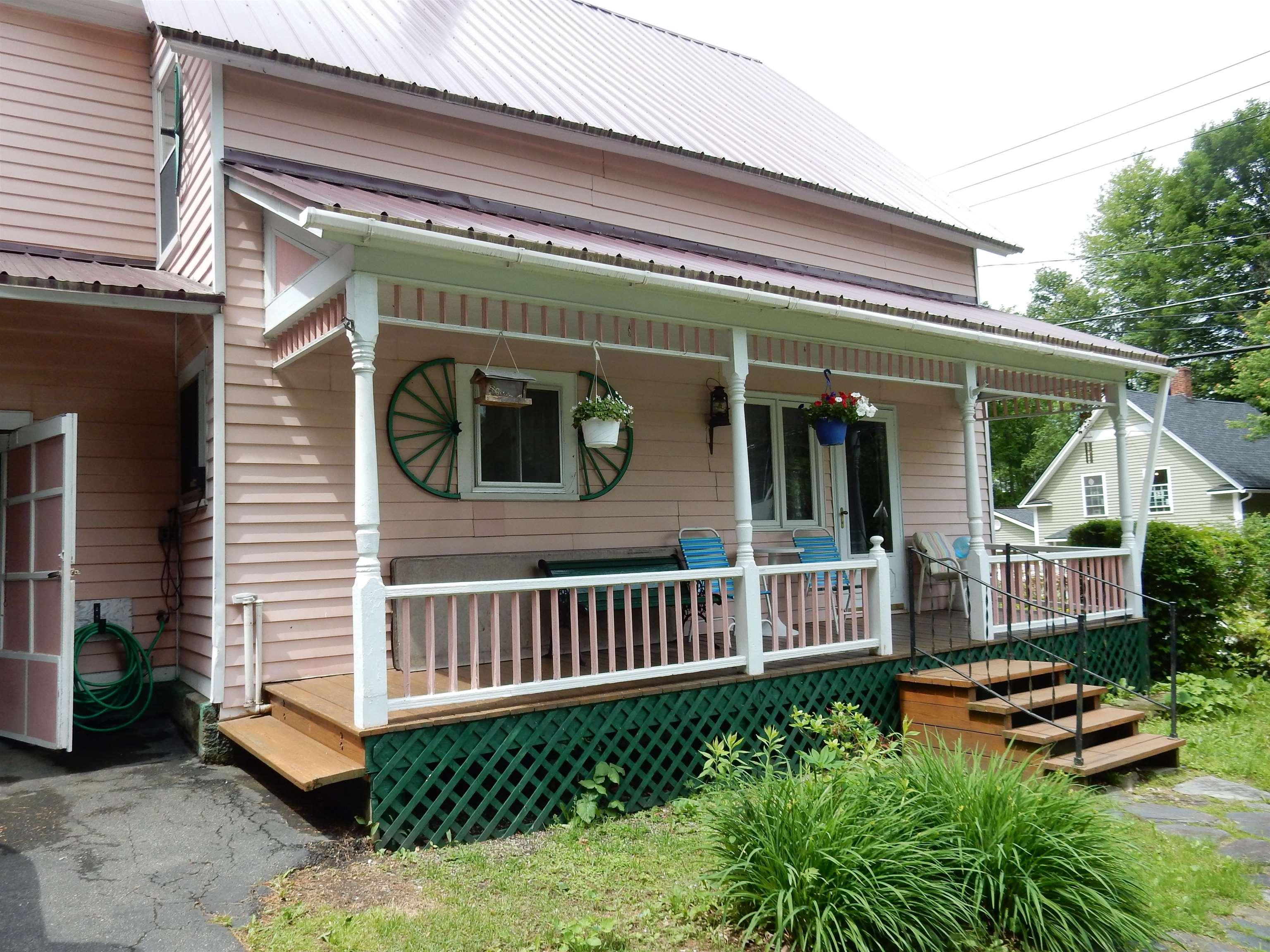 425 West Main Street Newport, VT 05855 - Photo 3 of 33