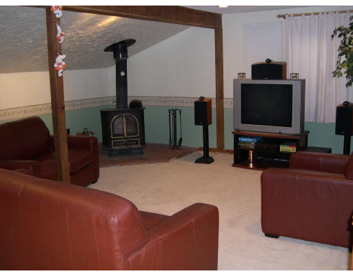 23 Savoy Road Framingham, MA 01701 - Photo 3 of 8 Gallery Image 3