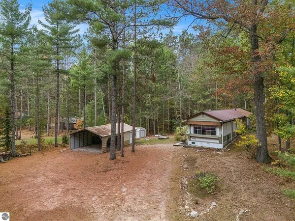 $125,000 | 377 East Bear Lake Road Northeast, Kalkaska, MI 49646
