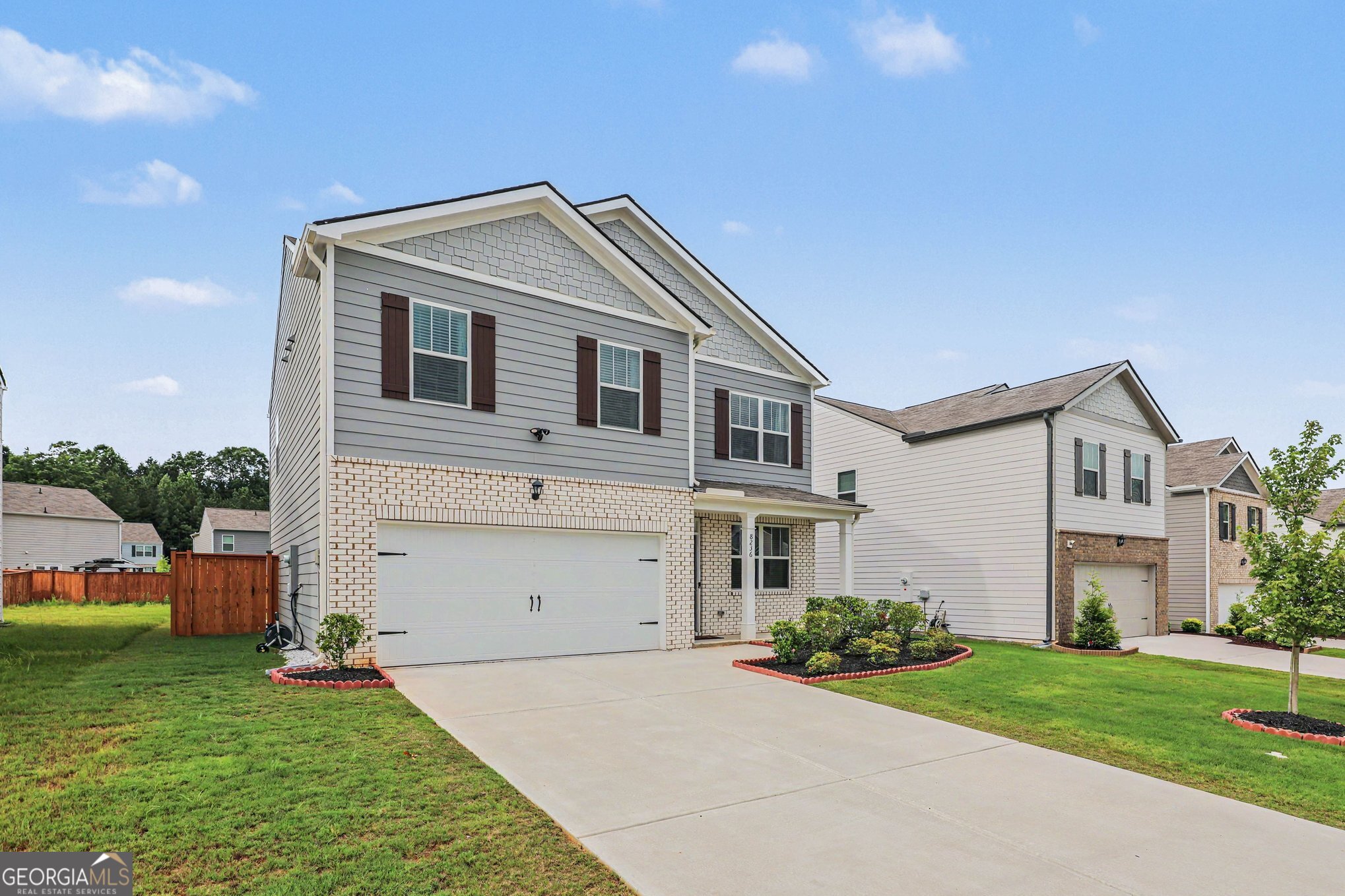 8236 Castleton Drive Fairburn, GA 30213 - Photo 4 of 35